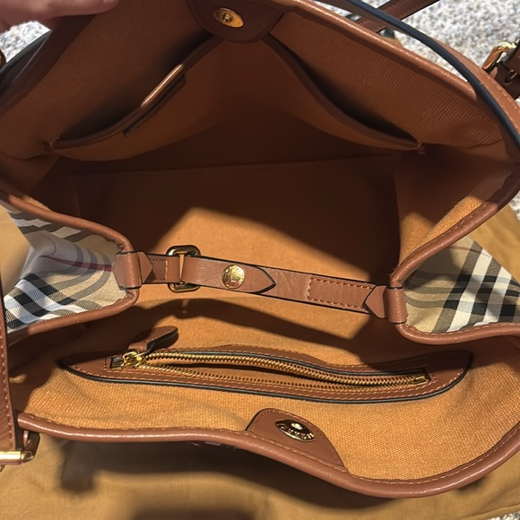 Burberry Beige Checkered Women's Bag - Picture 6 of 7